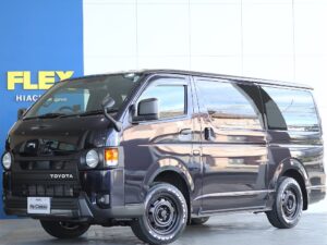 🚩入庫☛【厳選仕入中古車】ハイエースバン　ディーゼル4WD　ブラックパール 低走行、高年式のお車にReclassic装着のお車が入庫致しました☆☆(XP2803)