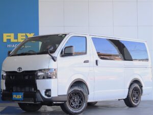 🚩入庫☛【厳選仕入中古車】未使用車ハイエースバン　ディーゼル4WD　パールホワイト ブラックエディションでオフロード仕様のお車入庫致しました☆☆(XP2855)