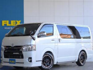 🚩特選車〈銀〉☛【厳選仕入中古車】ハイエースバン　ガソリン2WD ダークプライムⅡ ホワイトパールで走行距離26.418kmお車☆☆(XP2817)