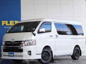 🚩入庫☛【厳選仕入れ中古】ハイエースバン　ワイド　ガソリン４WD　パールホワイト 大型ナビ搭載・車中泊仕様のお車ご入庫いたしました☆☆(XP2879)