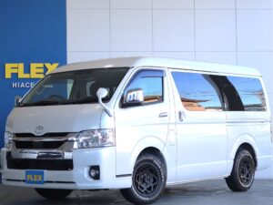 🚩入庫☛【厳選仕入新古車】高年式ハイエースワゴン　ガソリン4WD　パールホワイト オリジナルのカスタムでかっこよく仕上げたお車入庫致しました☆☆(XP2902)