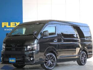 🚩入庫☛【厳選仕入中古車】ハイエースバン　ワイド　ガソリン2WD　ブラックマイカ 新作オメガLEDテールランプを装着しワイルドに仕上げたお車ご入庫致しました☆☆(XP2961)